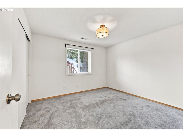 6476 Se 33RD Way, Gresham, OR 97080