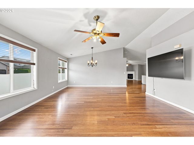 6476 Se 33RD Way, Gresham, OR 97080