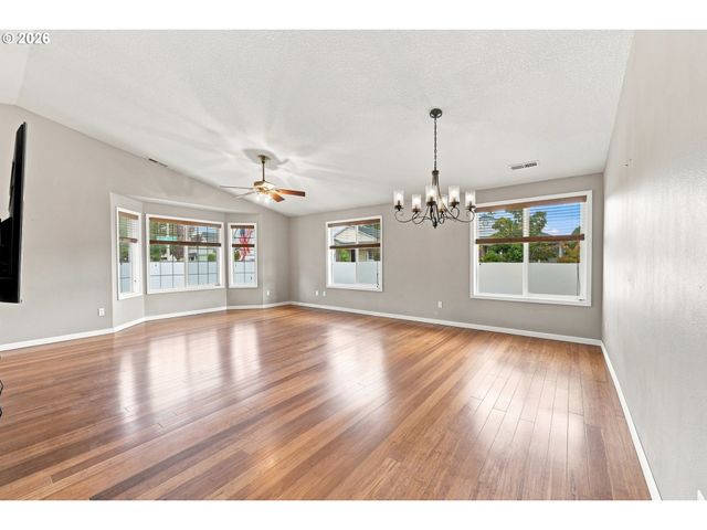 6476 Se 33RD Way, Gresham, OR 97080