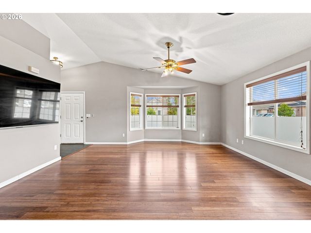 6476 Se 33RD Way, Gresham, OR 97080