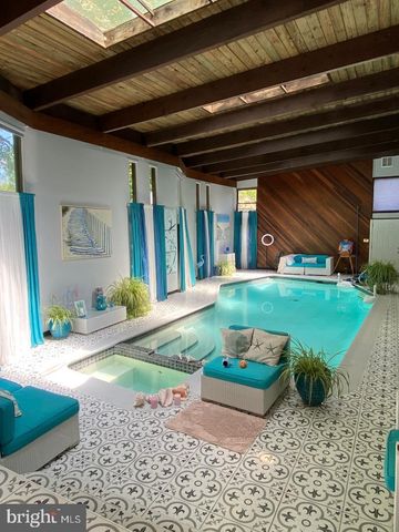 900 AZALEA DR, Rockville, MD 20850