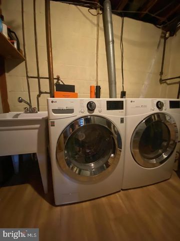 900 AZALEA DR, Rockville, MD 20850