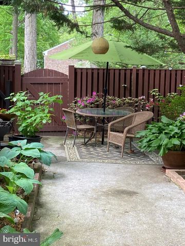 900 AZALEA DR, Rockville, MD 20850