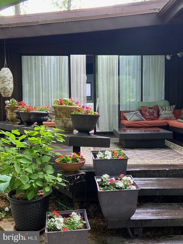 900 AZALEA DR, Rockville, MD 20850