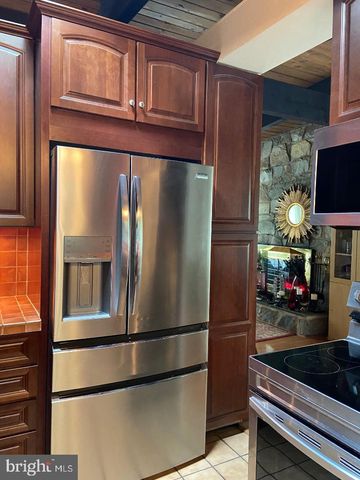 900 AZALEA DR, Rockville, MD 20850