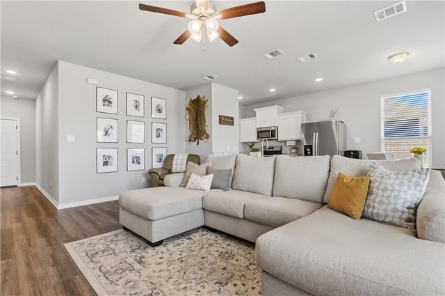 2420 Lightfoot Lane, Bryan, TX 77803