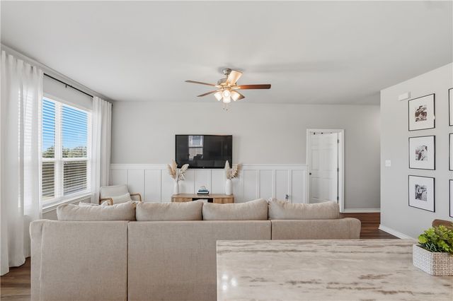 2420 Lightfoot Lane, Bryan, TX 77803