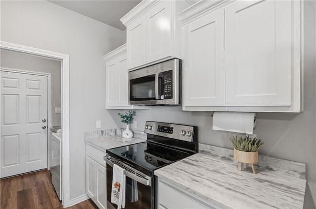 2420 Lightfoot Lane, Bryan, TX 77803
