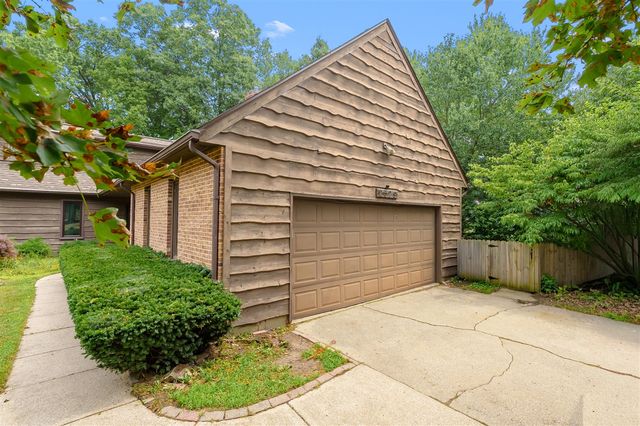2329 Hickory Point Drive, Portage, MI 49024
