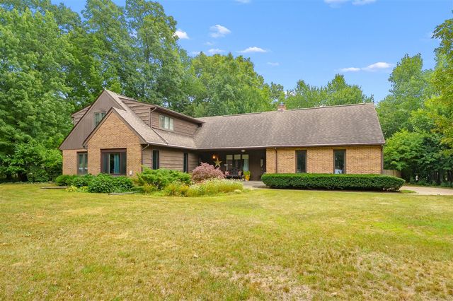 2329 Hickory Point Drive, Portage, MI 49024