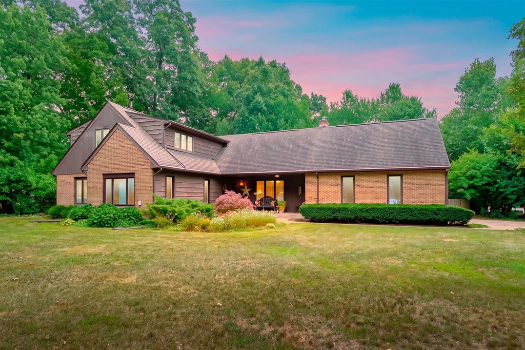 2329 Hickory Point Drive, Portage, MI 49024