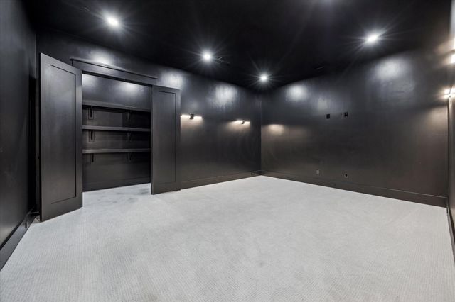 431 W 30th Street, Houston, TX 77018