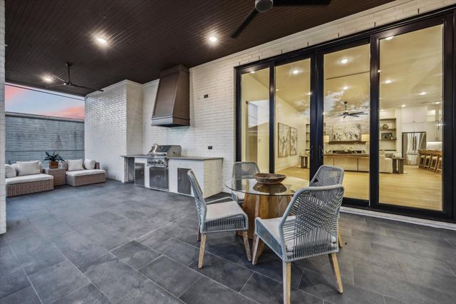 431 W 30th Street, Houston, TX 77018