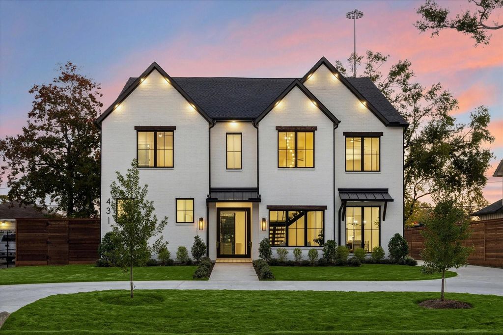 431 W 30th Street, Houston, TX 77018