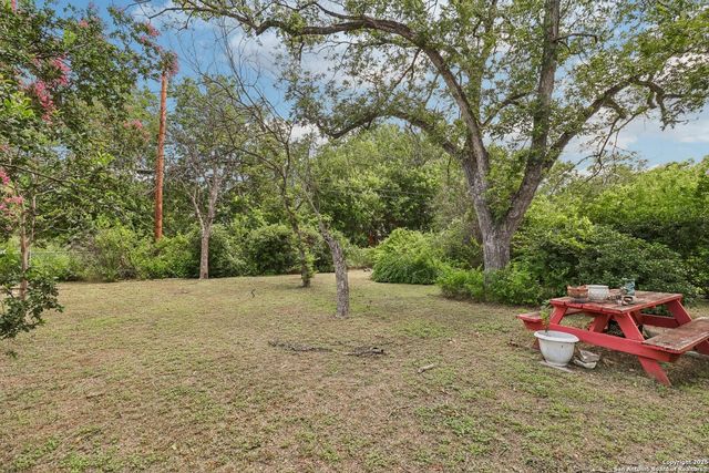 5547 Middlefield Dr, San Antonio, TX 78242
