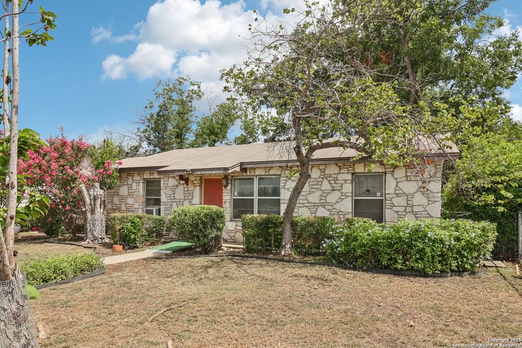 5547 Middlefield Dr, San Antonio, TX 78242