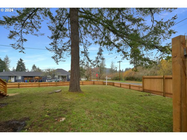 892 Sprague St, Eugene, OR 97403