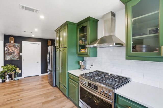 5017 Fox Hill Lane, Dallas, TX 75232