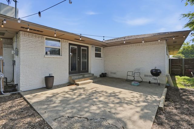 5017 Fox Hill Lane, Dallas, TX 75232