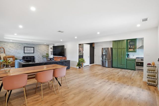 5017 Fox Hill Lane, Dallas, TX 75232