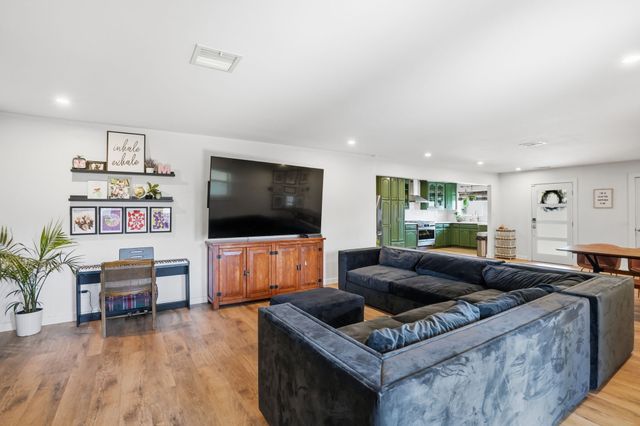 5017 Fox Hill Lane, Dallas, TX 75232