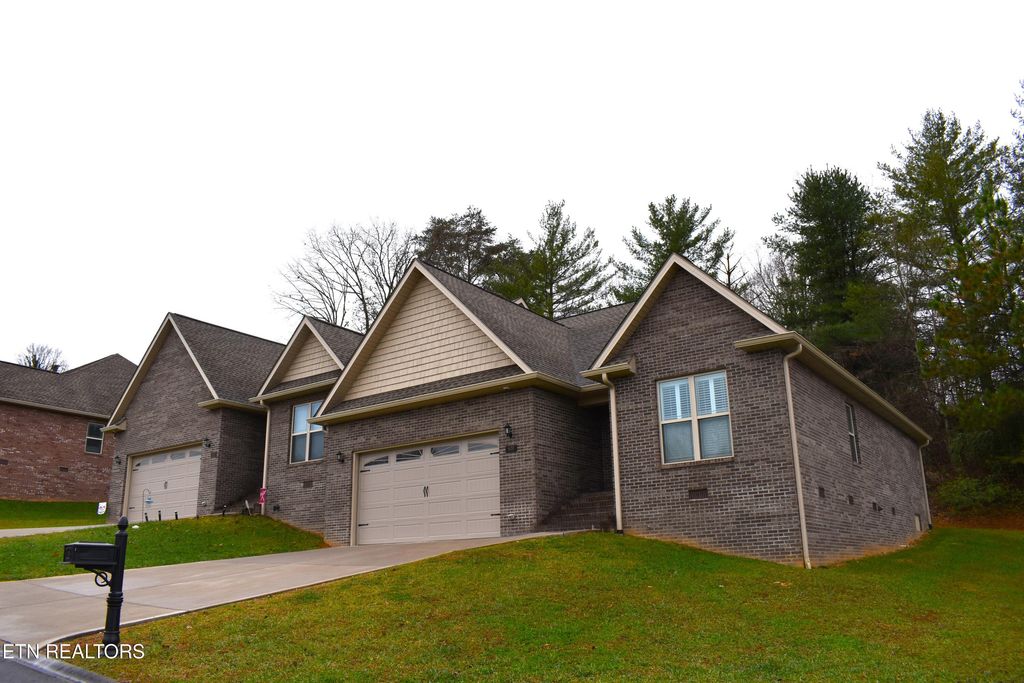 420 Cromwell St, Harrogate, TN 37752