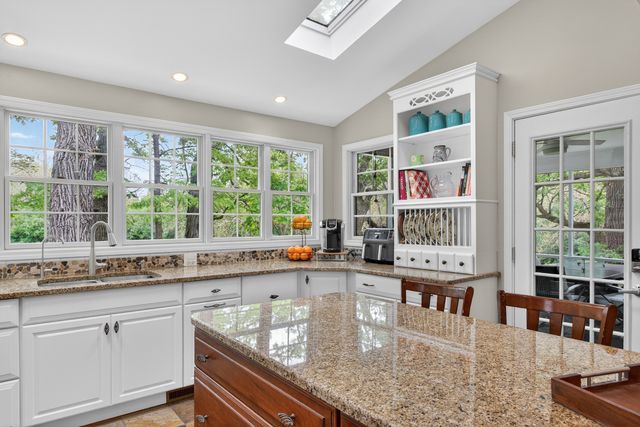 21101 N Middleton Drive, Kildeer, IL 60047
