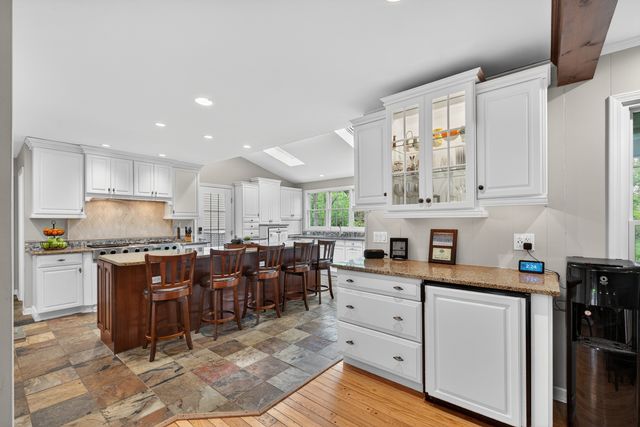 21101 N Middleton Drive, Kildeer, IL 60047