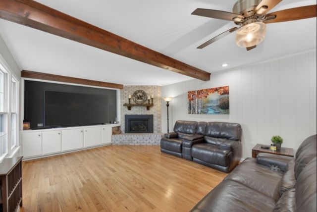 21101 N Middleton Drive, Kildeer, IL 60047