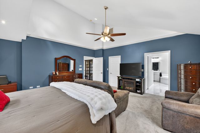 21101 N Middleton Drive, Kildeer, IL 60047