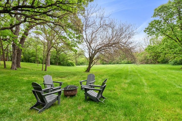 21101 N Middleton Drive, Kildeer, IL 60047