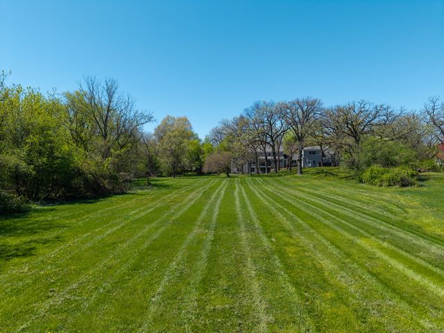 21101 N Middleton Drive, Kildeer, IL 60047