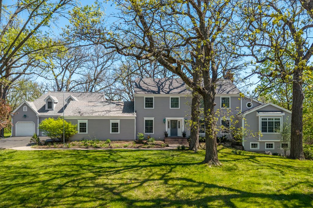 21101 N Middleton Drive, Kildeer, IL 60047