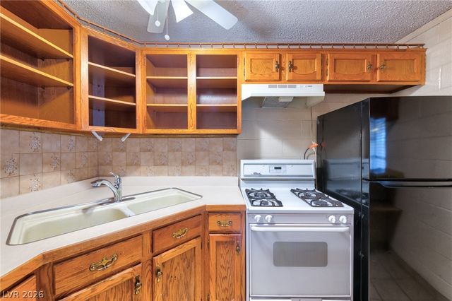 1816 MERZE Avenue, Henderson, NV 89011