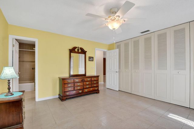 676 Laconia Circle B, Lake Worth, FL 33467