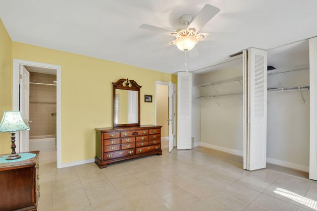 676 Laconia Circle B, Lake Worth, FL 33467