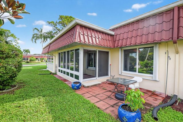676 Laconia Circle B, Lake Worth, FL 33467