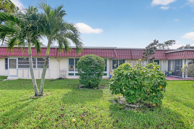 676 Laconia Circle B, Lake Worth, FL 33467