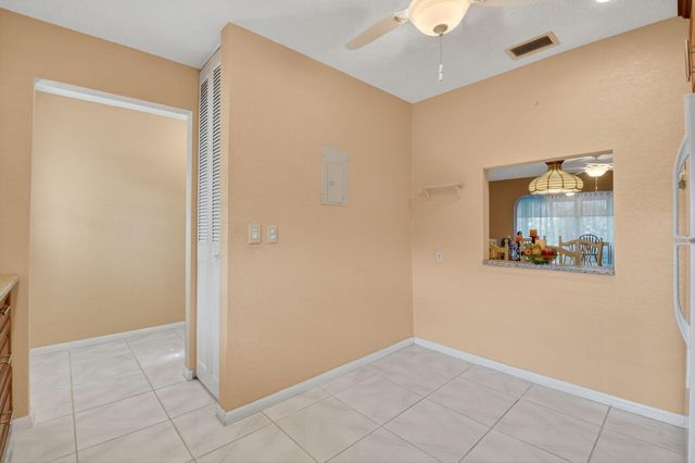 676 Laconia Circle B, Lake Worth, FL 33467