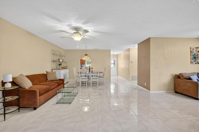 676 Laconia Circle B, Lake Worth, FL 33467