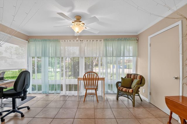 676 Laconia Circle B, Lake Worth, FL 33467
