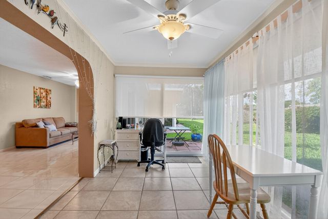 676 Laconia Circle B, Lake Worth, FL 33467