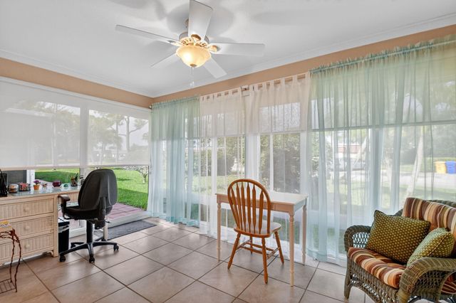 676 Laconia Circle B, Lake Worth, FL 33467