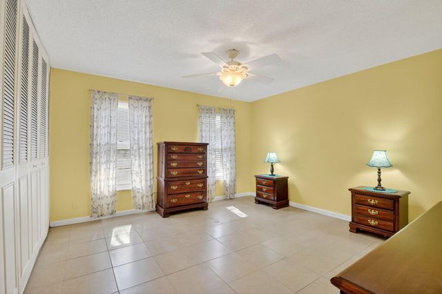 676 Laconia Circle B, Lake Worth, FL 33467