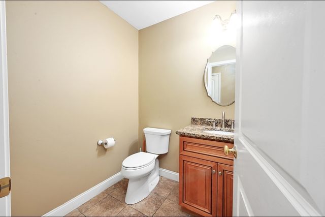 55 Surrey Ln 55, East Bridgewater, MA 02333