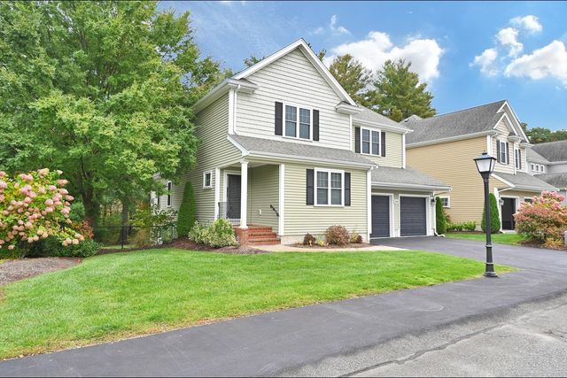 55 Surrey Ln 55, East Bridgewater, MA 02333