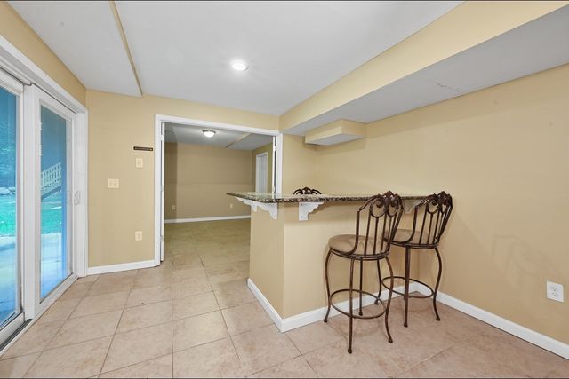 55 Surrey Ln 55, East Bridgewater, MA 02333