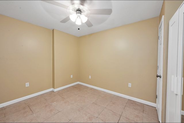 55 Surrey Ln 55, East Bridgewater, MA 02333