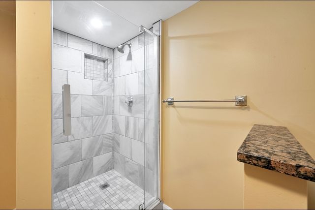 55 Surrey Ln 55, East Bridgewater, MA 02333