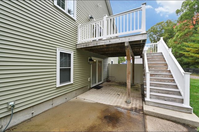 55 Surrey Ln 55, East Bridgewater, MA 02333